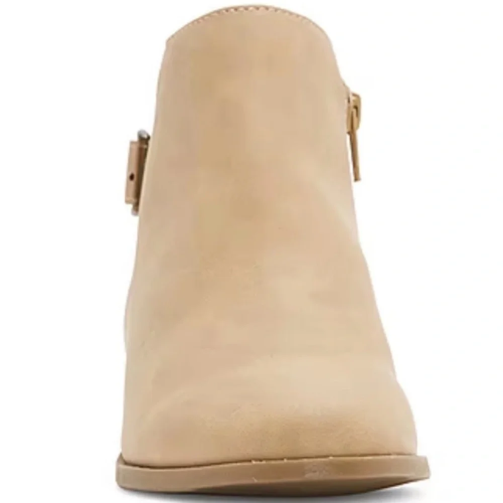 Women's boots. Size 8 - Picture 2 of 4